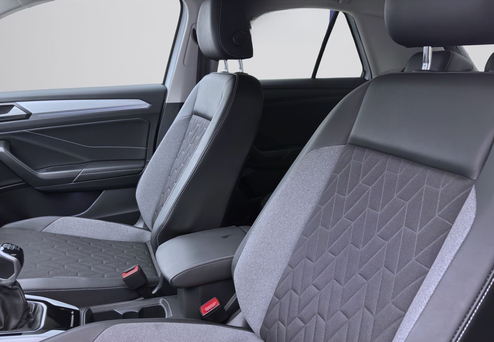 Volkswagen T-Roc 1.0 TSI GOAL NAVI KLIMA PDC SHZG LED foto 9