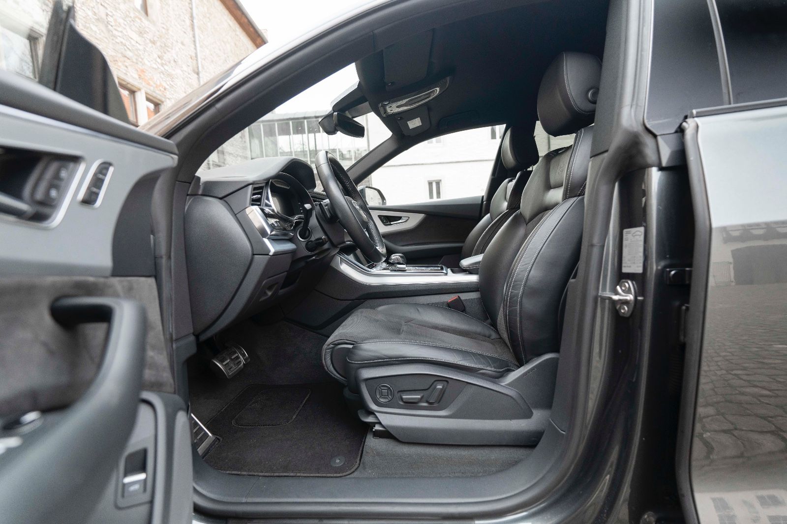 Audi Q8 50 TDI quattro S-LINE TOTW DSP MATRIX PDC foto 5