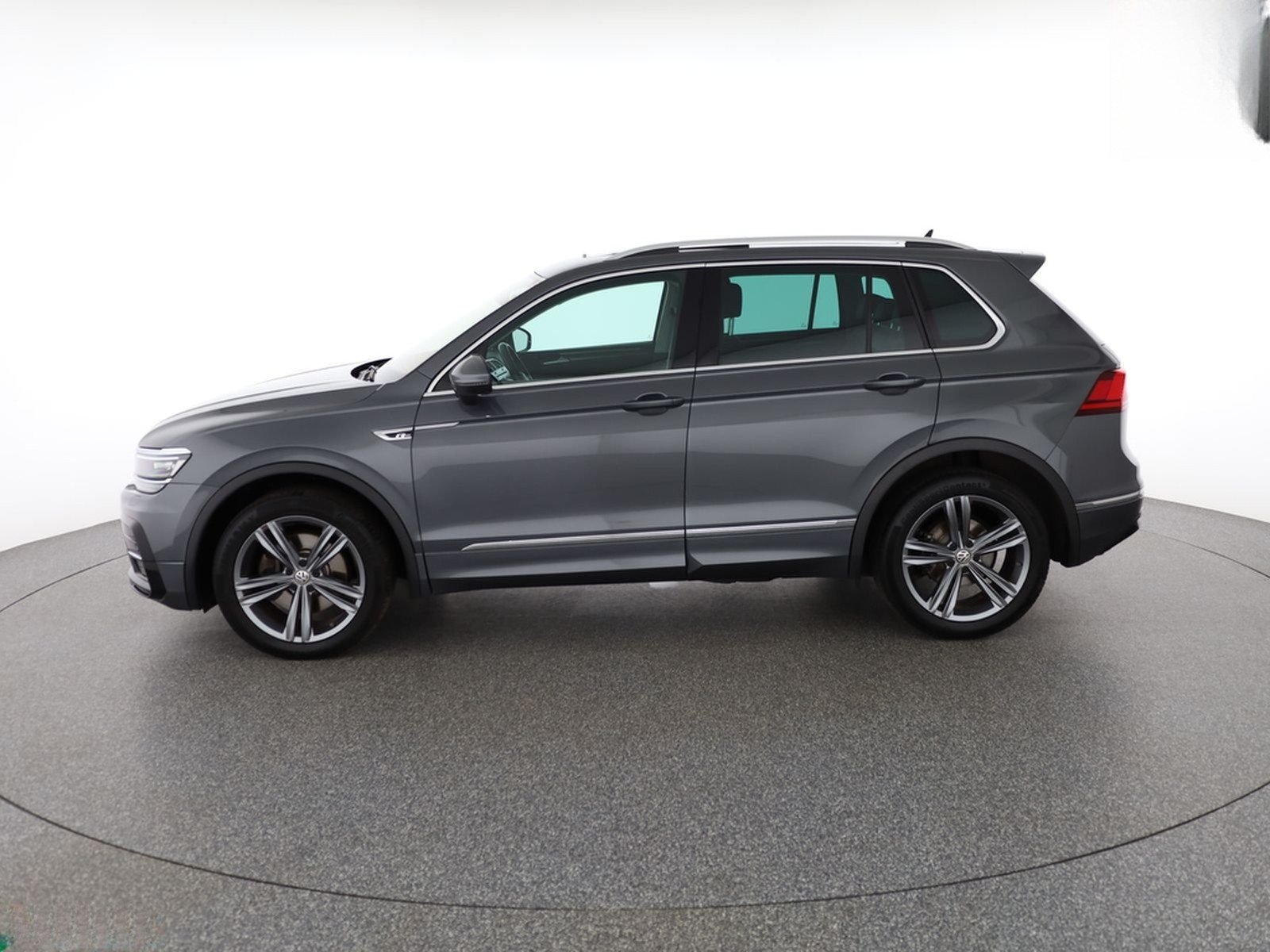 Volkswagen Tiguan 2.0 TSI 4M R LINE HEADUP,ACC,MEMORY,PANO foto 2