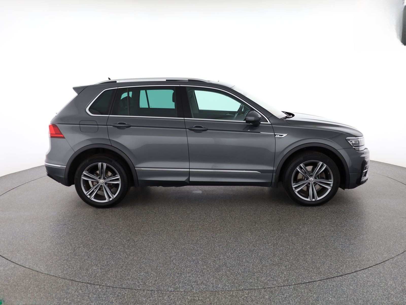 Volkswagen Tiguan 2.0 TSI 4M R LINE HEADUP,ACC,MEMORY,PANO foto 6