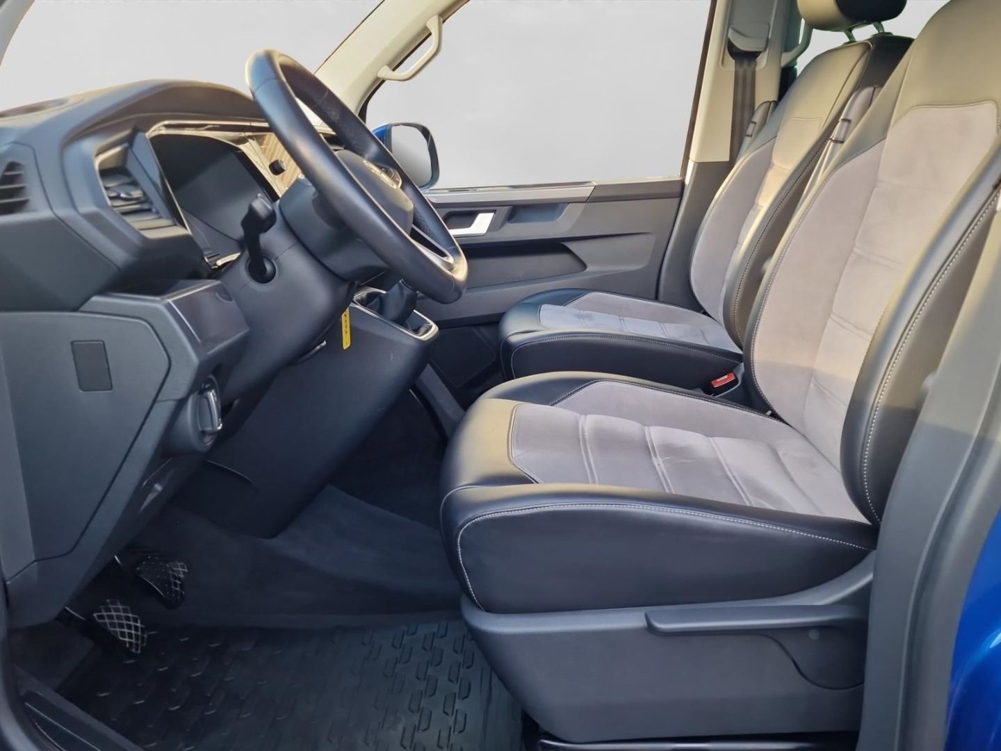 Volkswagen T6.1 Multivan 2.0 TDI Generation Six Alu LED AHK foto 8