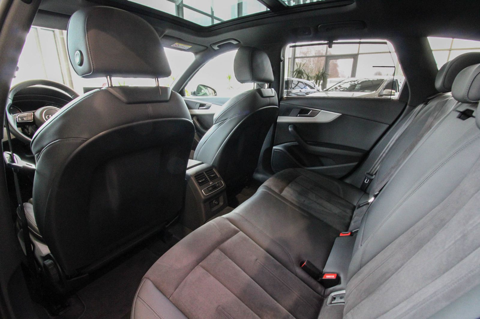 Audi A4 Avant 35 TDI S tronic/StandH/Pano/Alcantara/ foto 12