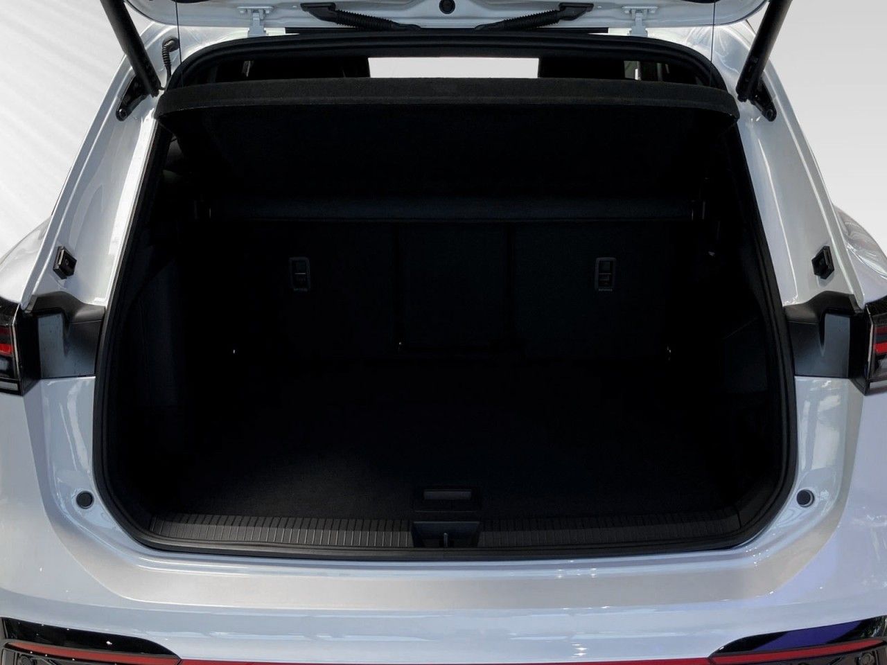 Volkswagen Tiguan R-Line 1,5 l eHybrid OPF 110 kW 150 PS foto 13