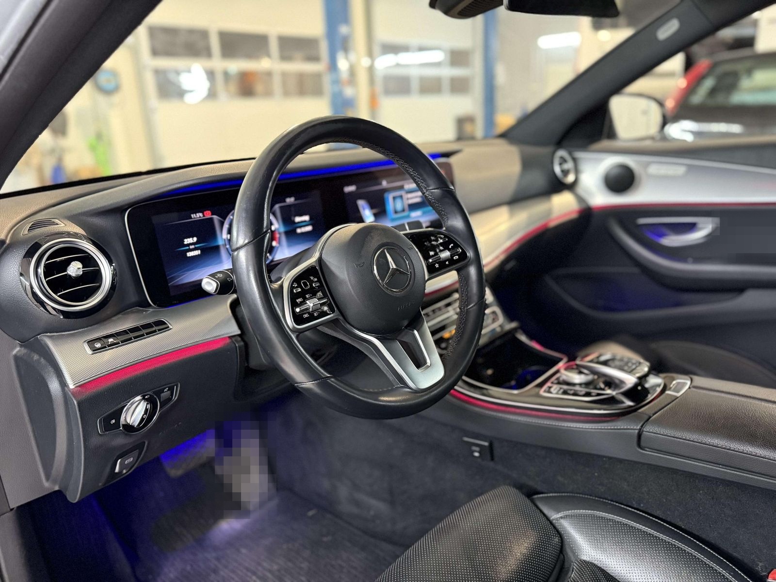 Mercedes-Benz E 400 4Matic (213.023) Widescreen, Ambiente, Mul foto 13