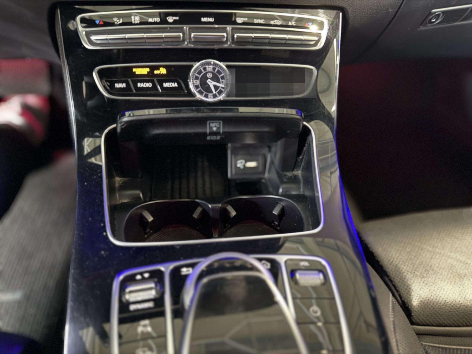 Mercedes-Benz E 400 4Matic (213.023) Widescreen, Ambiente, Mul foto 18