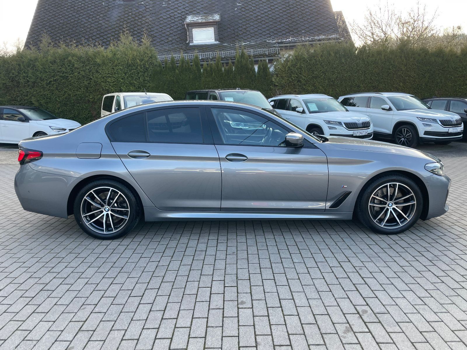 BMW 530 d xDrive M Sport*8xFach*360°*Ahk*Navi*Leder* foto 4