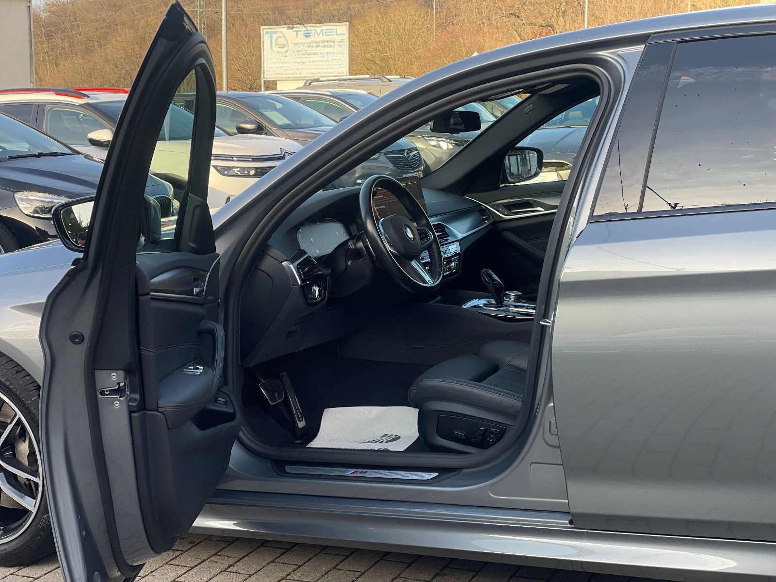 BMW 530 d xDrive M Sport*8xFach*360°*Ahk*Navi*Leder* foto 9