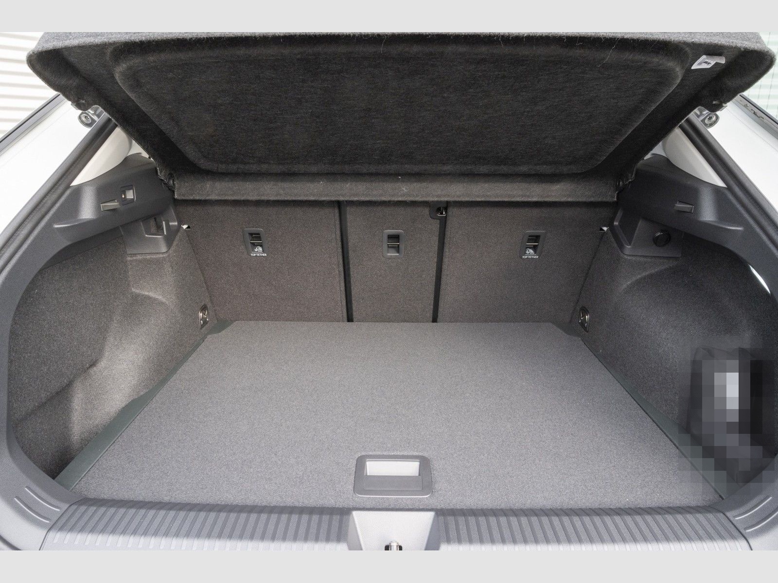 Volkswagen T-Roc Style 1.5 l eTSI DSG UPE EUR 48.945,- incl foto 6