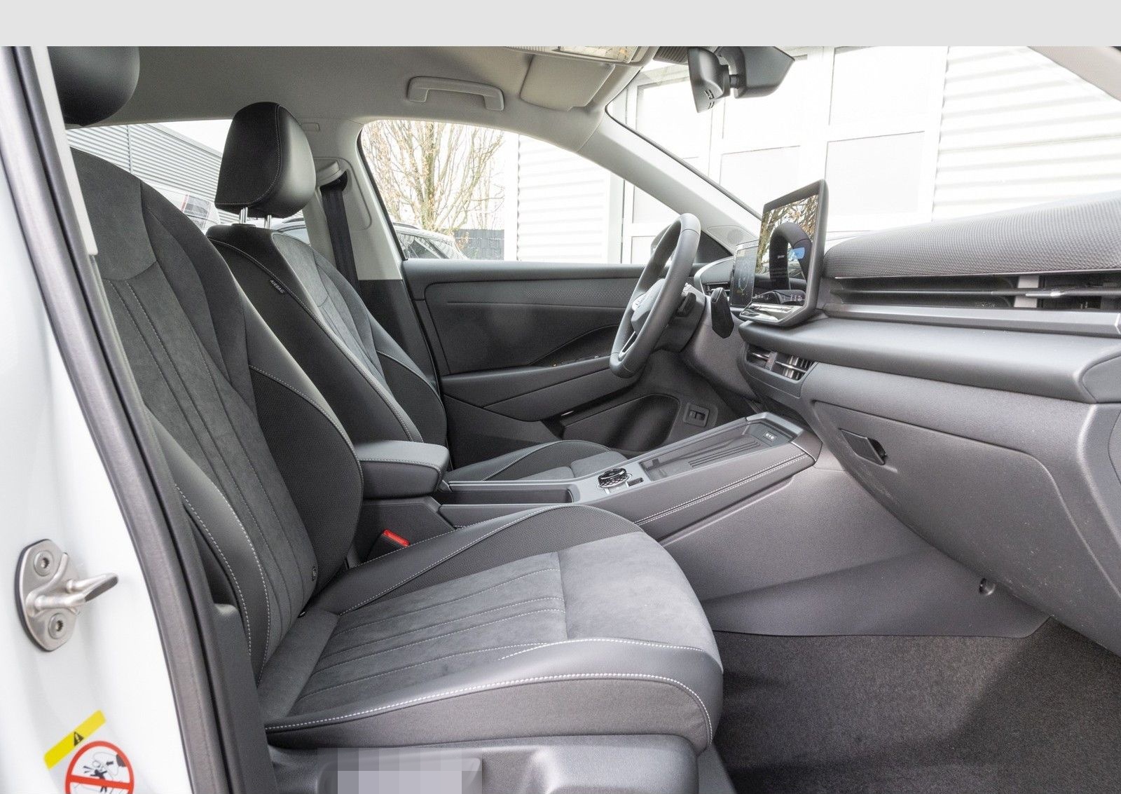 Volkswagen T-Roc Style 1.5 l eTSI DSG UPE EUR 48.945,- incl foto 7
