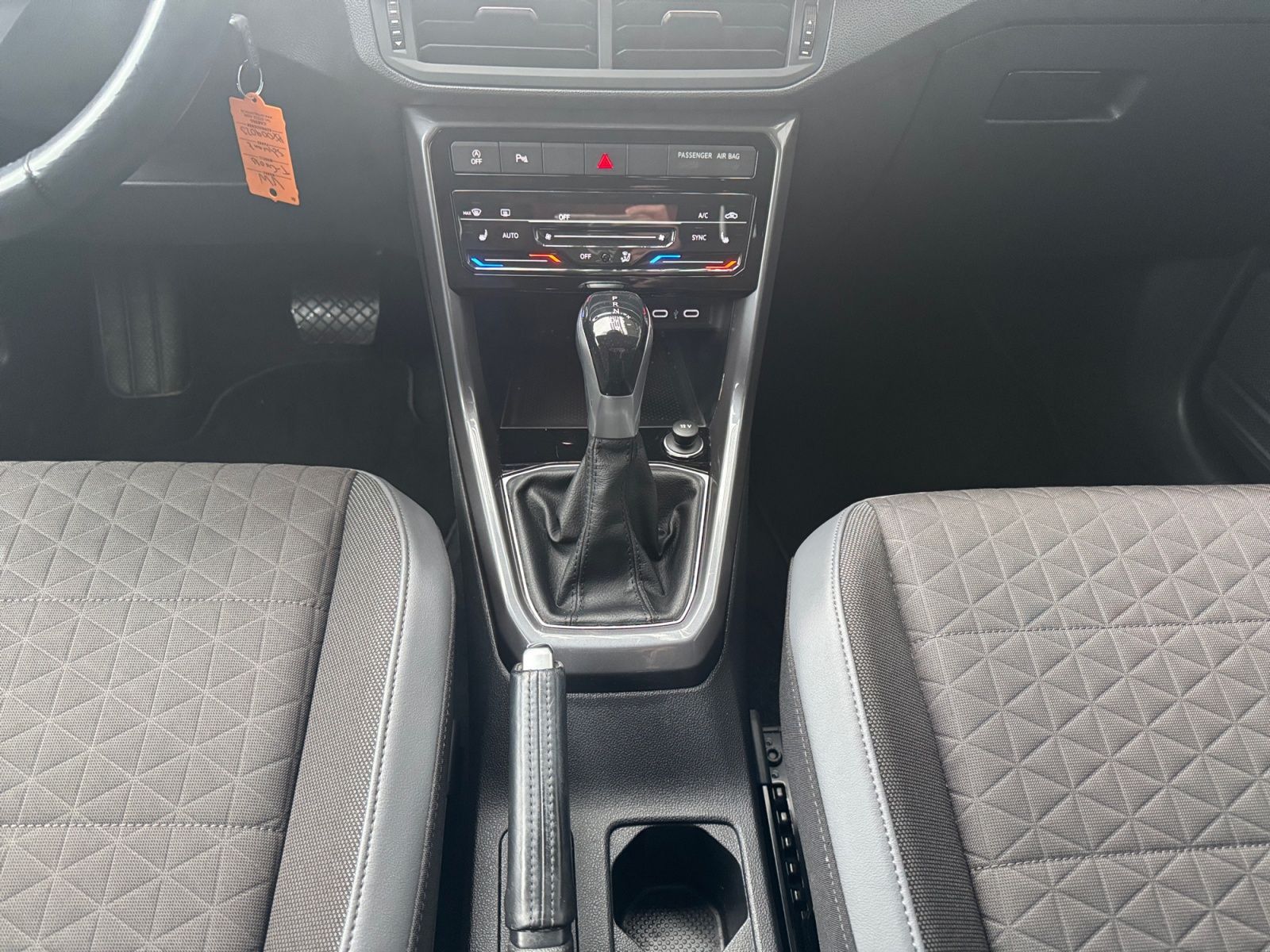 Volkswagen T-Cross Style 1.0TSI DSG R-LINE LED KAM NAV SHZ foto 13