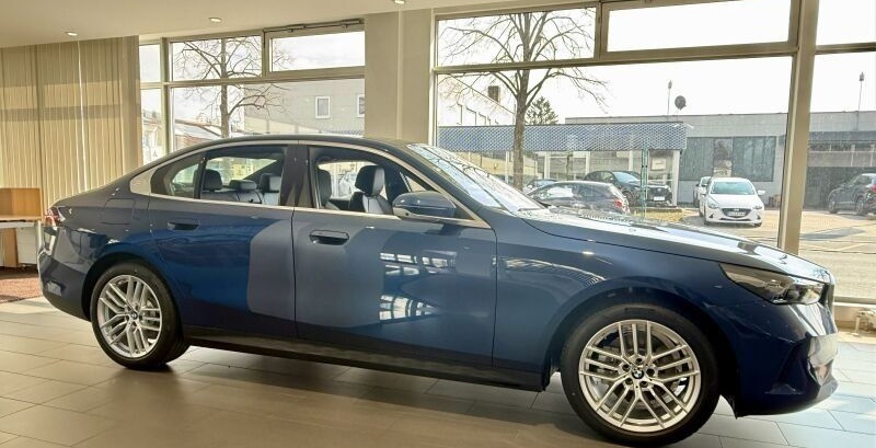 BMW 520d Limousine HUD. RFK. DrivAss+. HiFi. ada LED foto 3