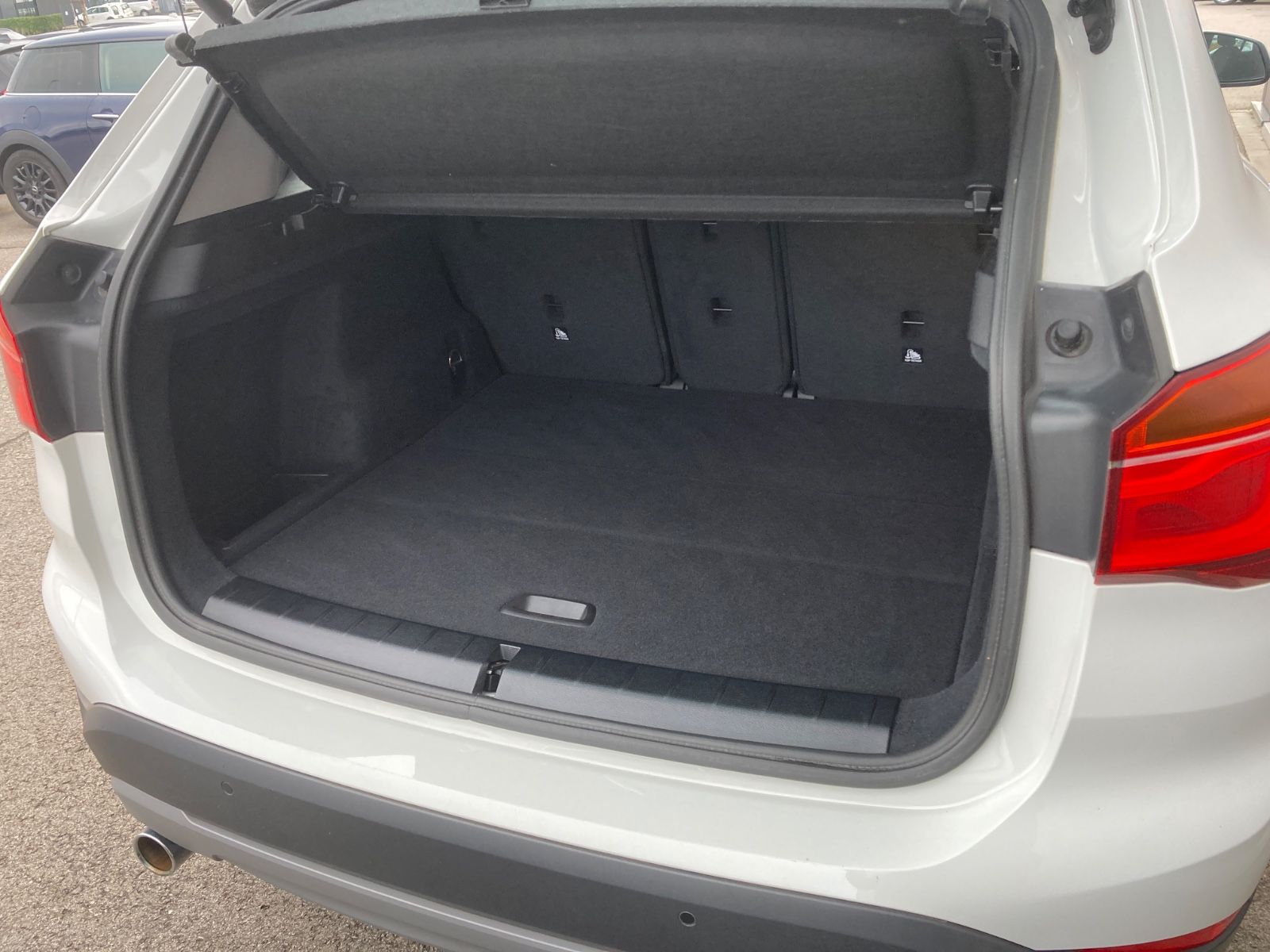 BMW X1 sDrive18iA*Dachreling*PDC*Navi*Kamera foto 4