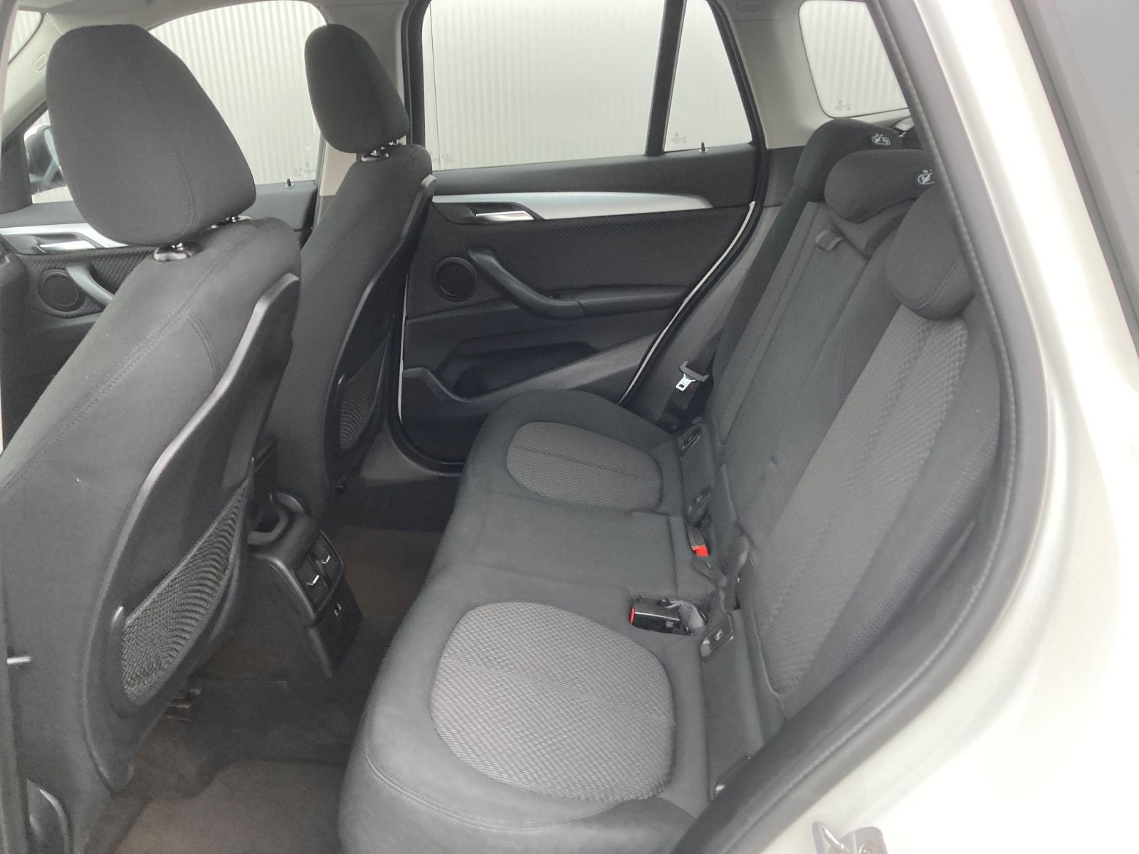 BMW X1 sDrive18iA*Dachreling*PDC*Navi*Kamera foto 10