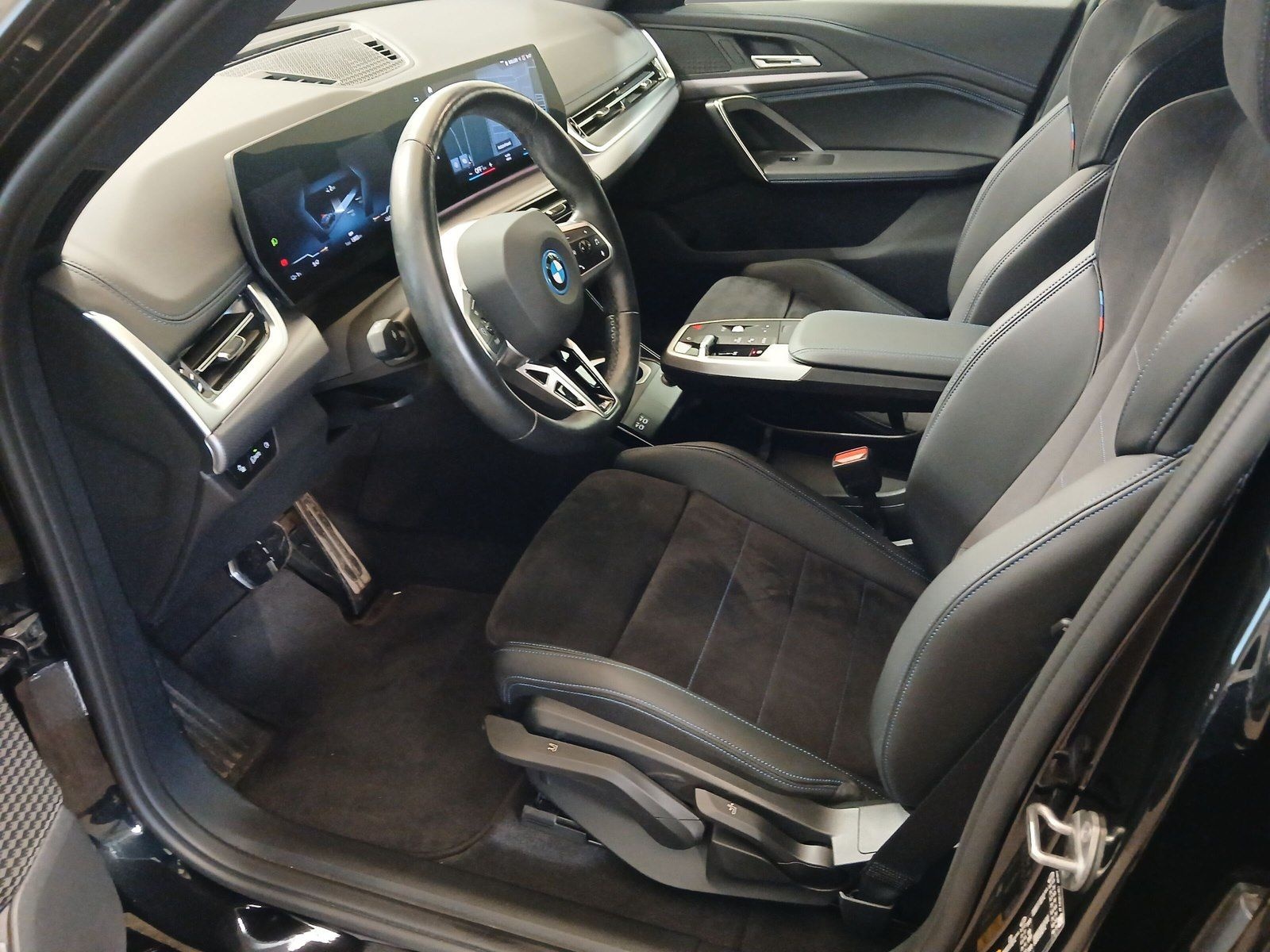 BMW iX1 xDrive30 M Sport Kamera Driv.Assist LED foto 7
