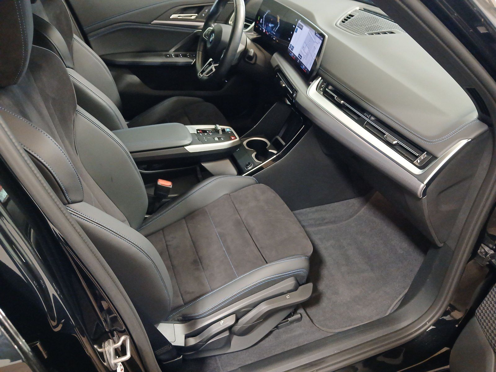 BMW iX1 xDrive30 M Sport Kamera Driv.Assist LED foto 8