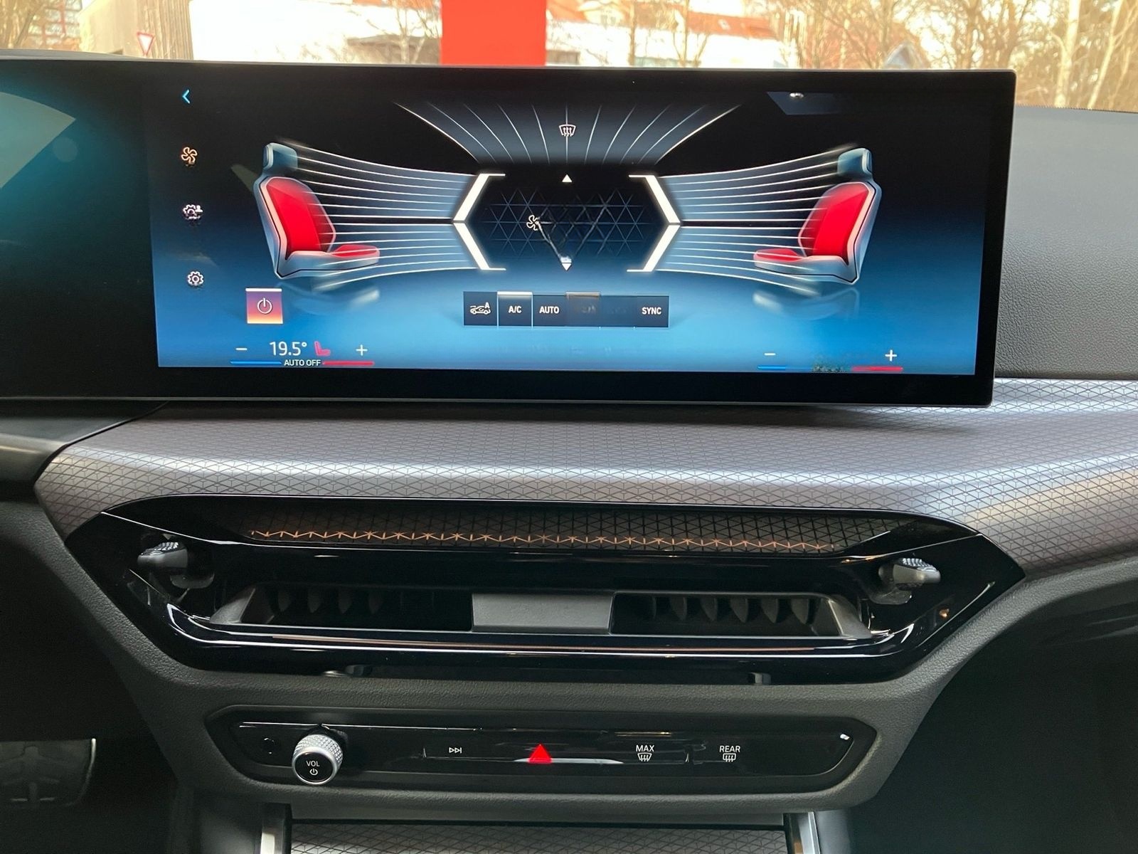 BMW 318i Touring M Sport HUD LC Prof. ACC DA HiFi PA foto 13