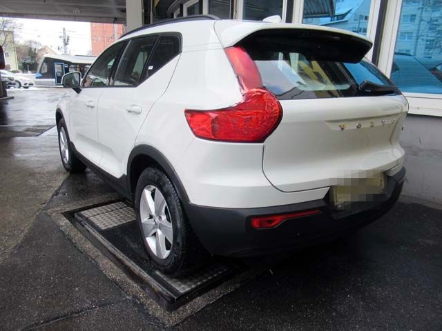 Volvo XC40 T3 Geartronic Momentum Navi/LED/LKA/PDC/Tem foto 3