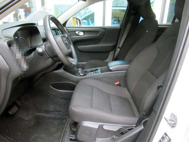 Volvo XC40 T3 Geartronic Momentum Navi/LED/LKA/PDC/Tem foto 4