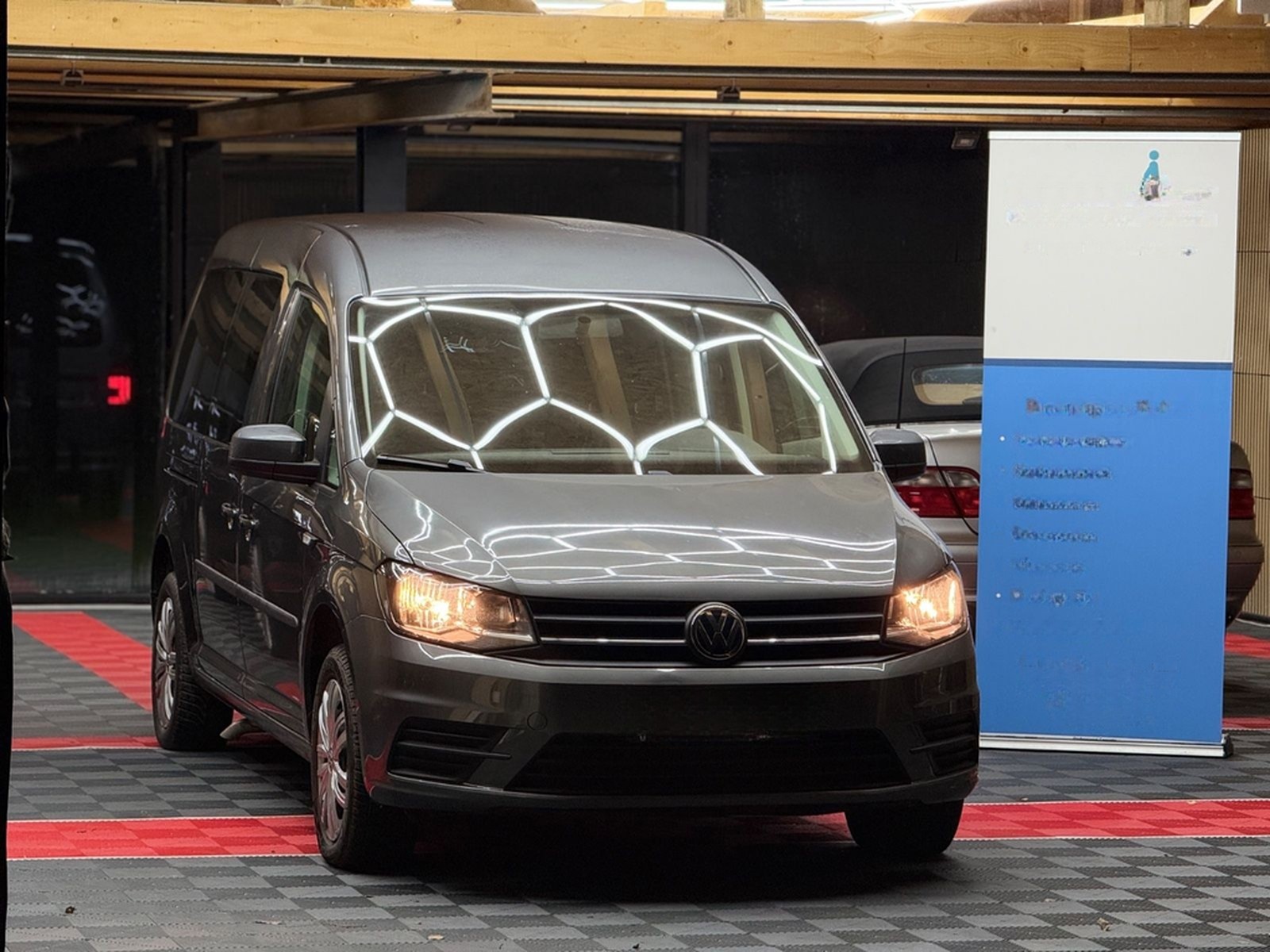 Volkswagen Caddy Maxi Behindertengerecht-Rampe foto 22