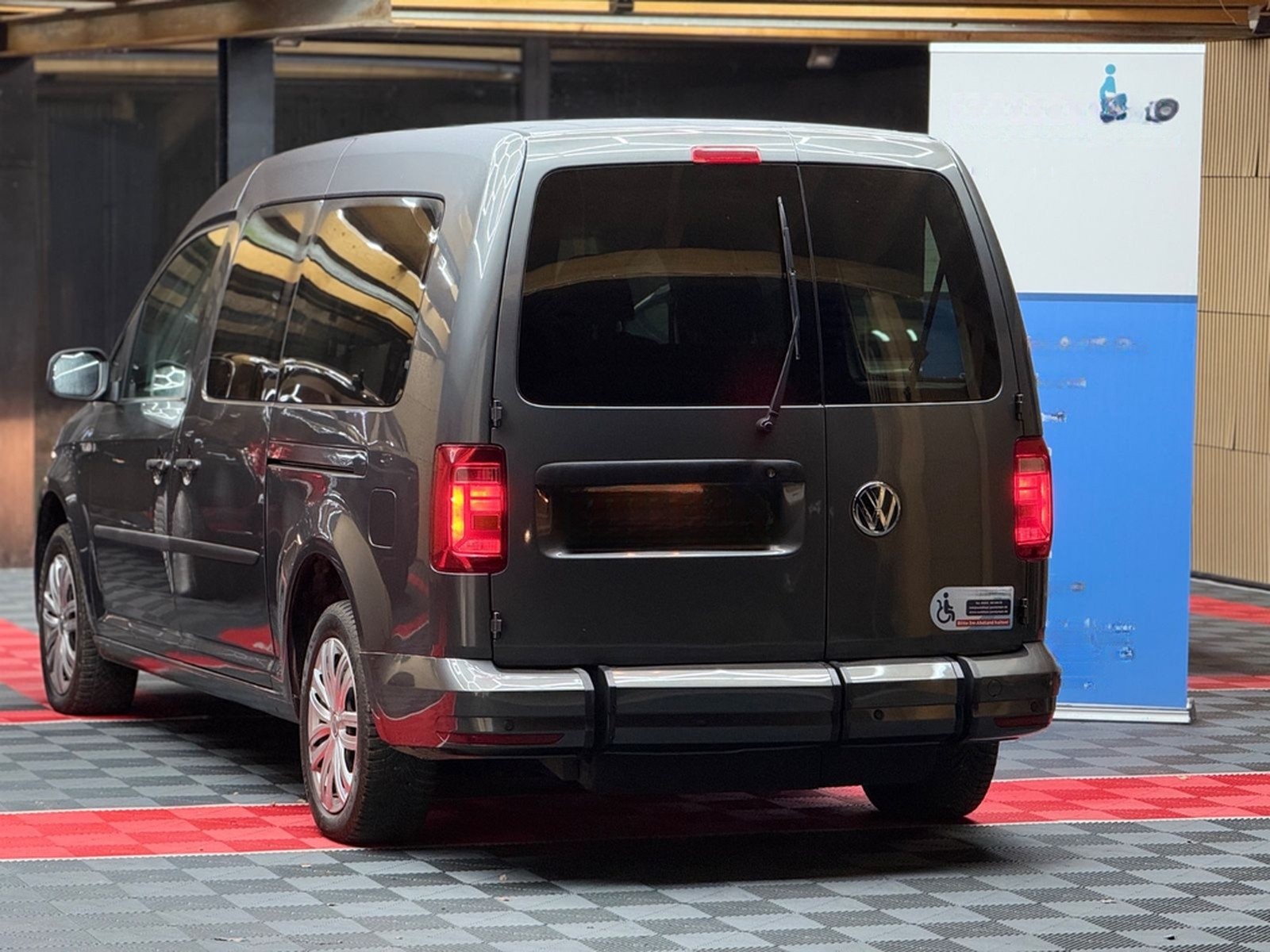 Volkswagen Caddy Maxi Behindertengerecht-Rampe foto 5