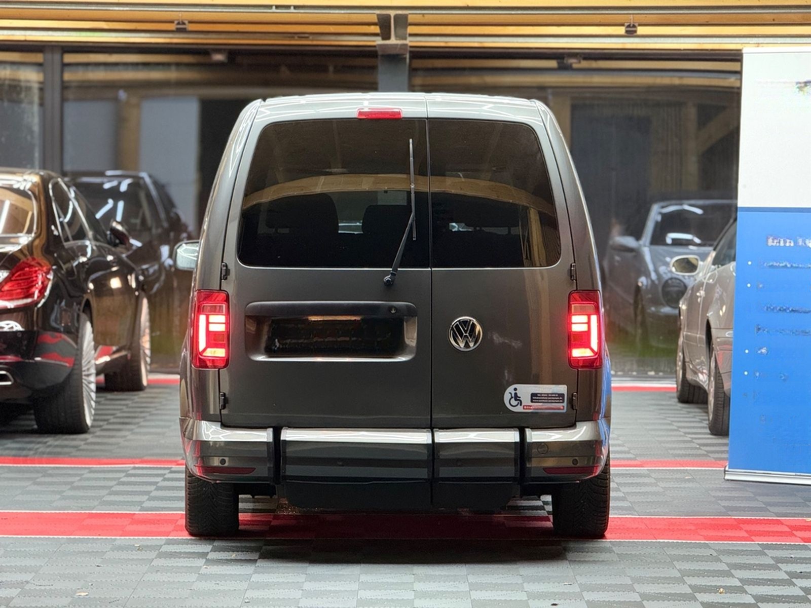 Volkswagen Caddy Maxi Behindertengerecht-Rampe foto 7