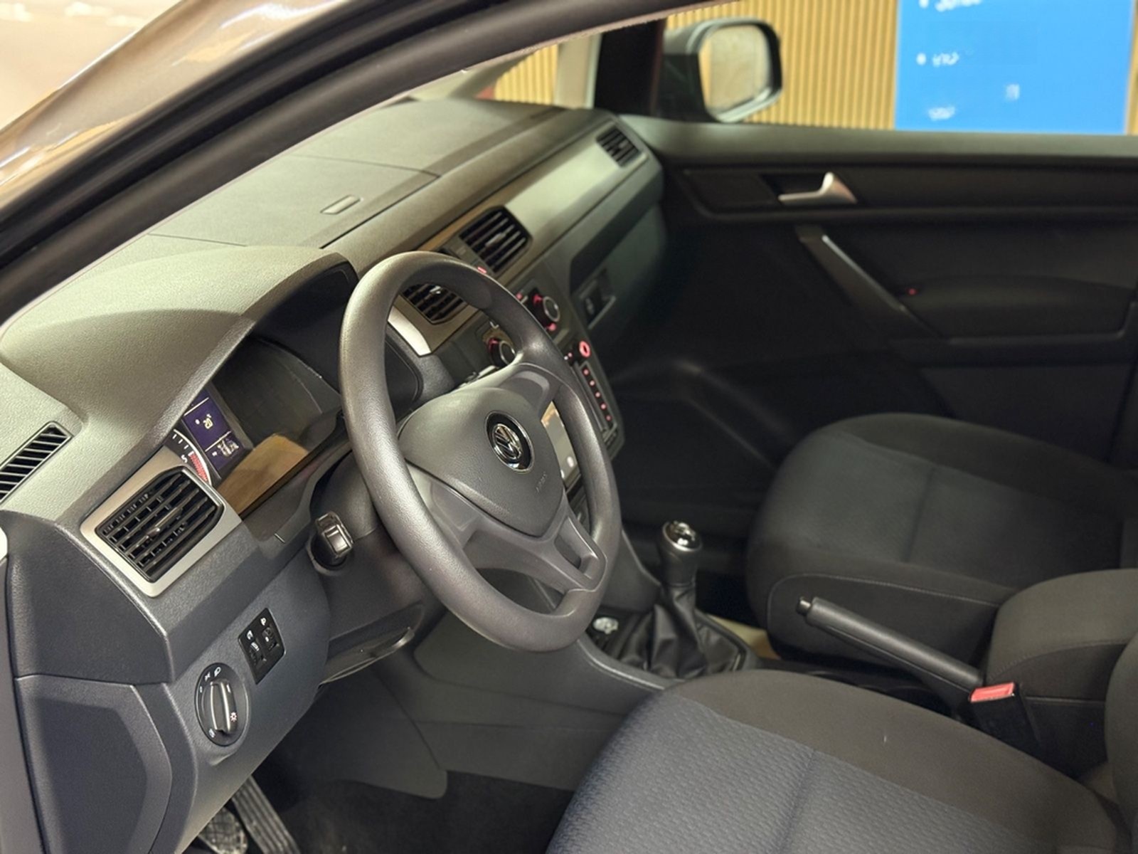 Volkswagen Caddy Maxi Behindertengerecht-Rampe foto 9