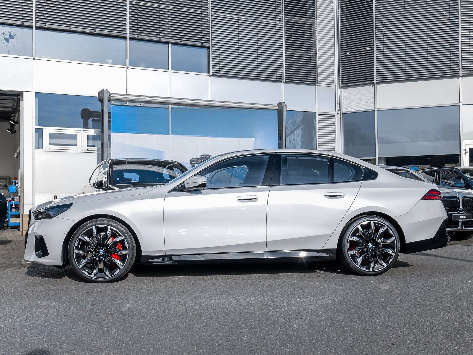 BMW 540d xDrive M Sport Pro AHK DAProf PANO HUD B&W foto 3