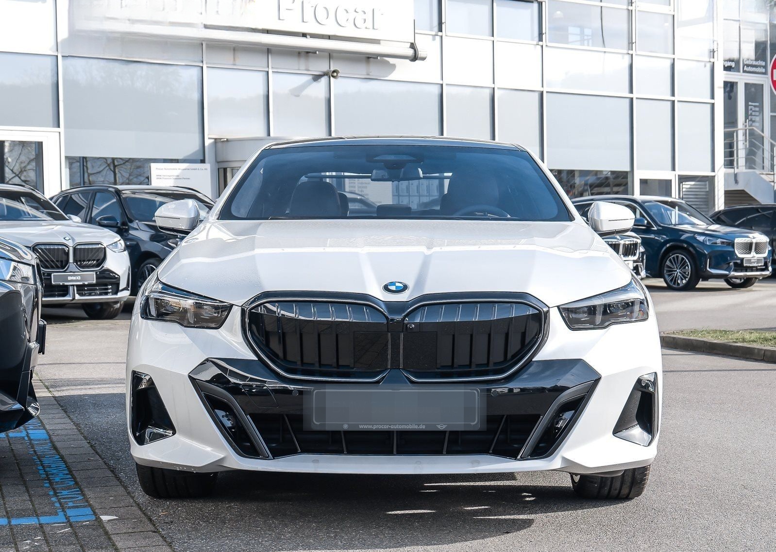 BMW 540d xDrive M Sport Pro AHK DAProf PANO HUD B&W foto 4
