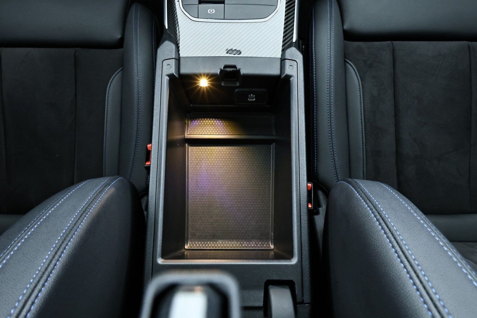 BMW 330e M Sport Pro ACC|Nav|ParkAs+Kam|Pano|elS|AHK foto 14