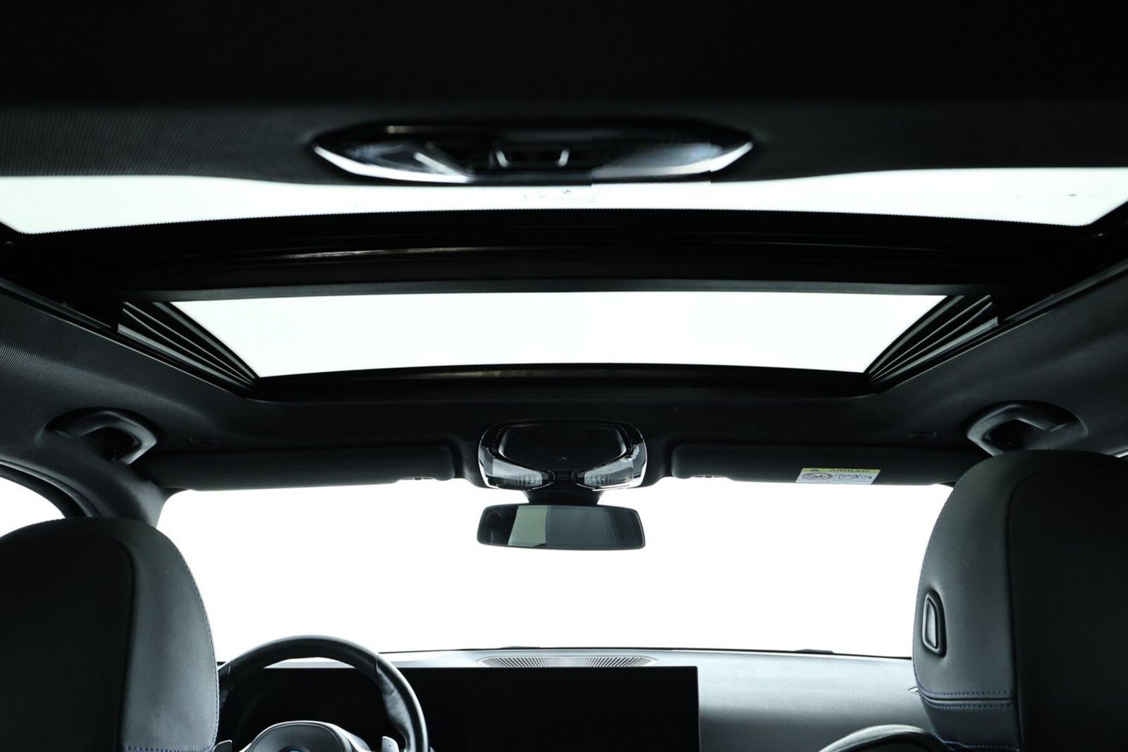 BMW 330e M Sport Pro ACC|Nav|ParkAs+Kam|Pano|elS|AHK foto 16