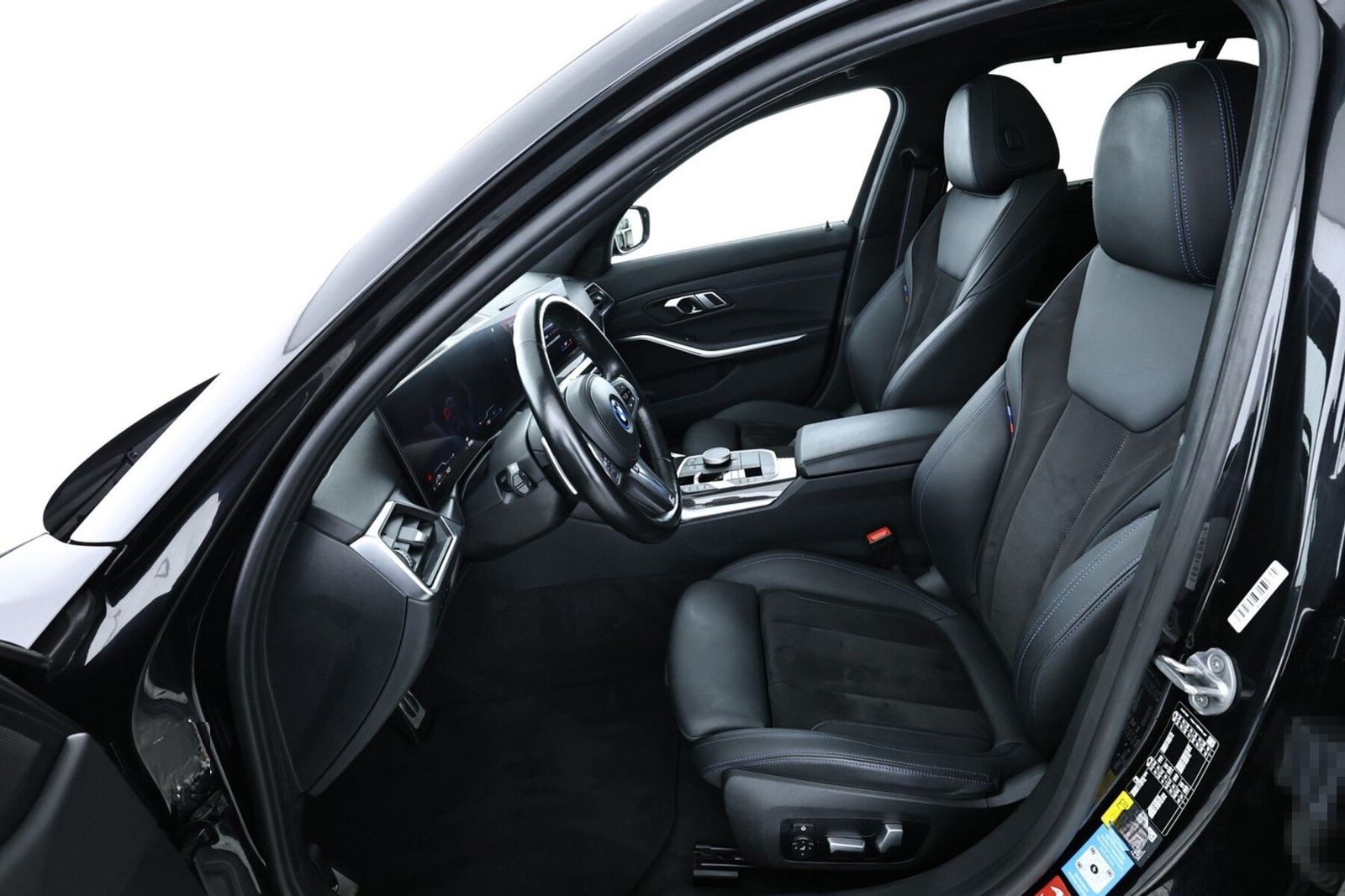 BMW 330e M Sport Pro ACC|Nav|ParkAs+Kam|Pano|elS|AHK foto 8
