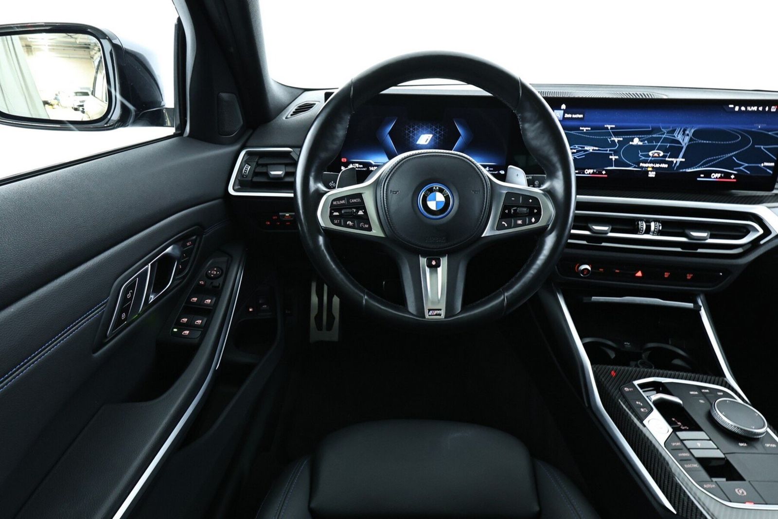 BMW 330e M Sport Pro ACC|Nav|ParkAs+Kam|Pano|elS|AHK foto 10