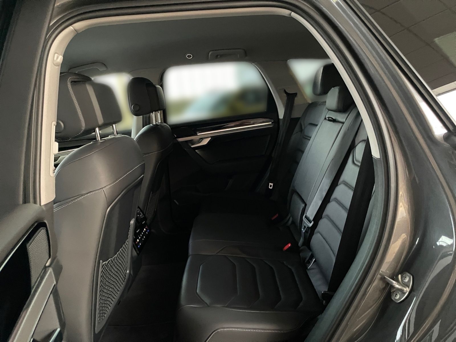 Volkswagen Touareg Elegance 3.0TDI +R-LINE+AHK+LUFT+ foto 16