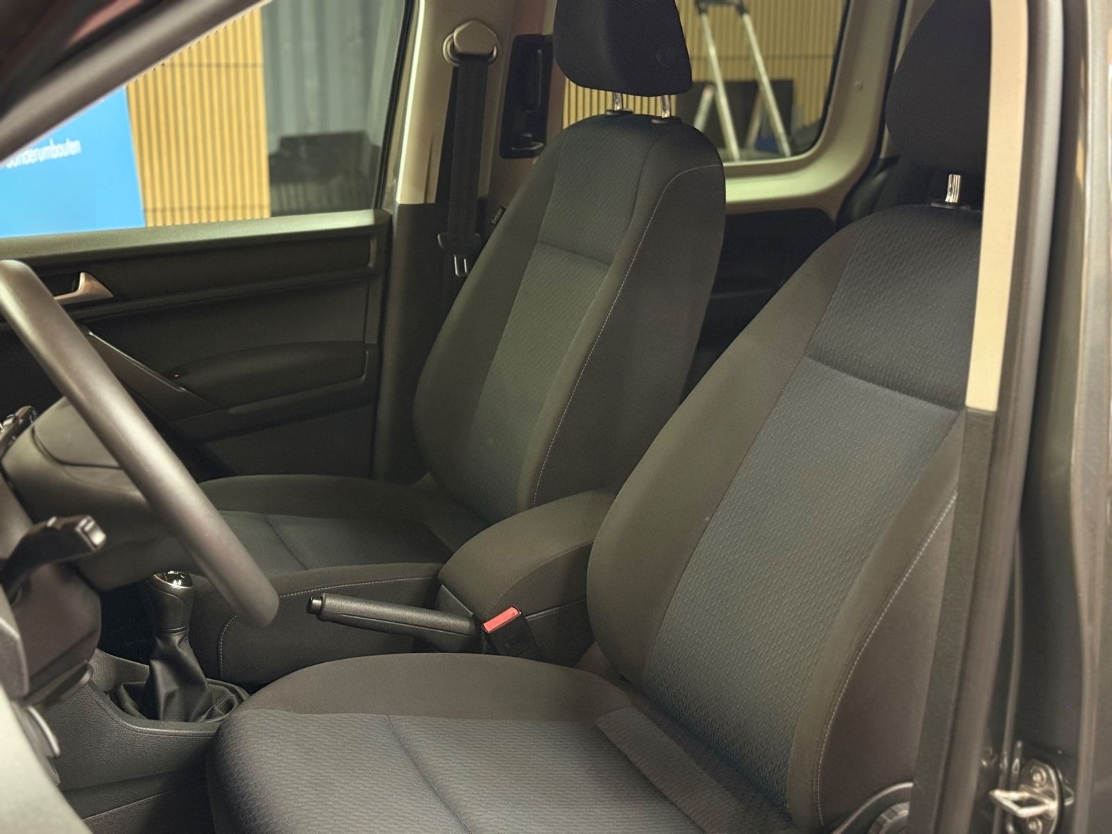 Volkswagen Caddy Maxi Behindertengerecht-Rampe foto 17