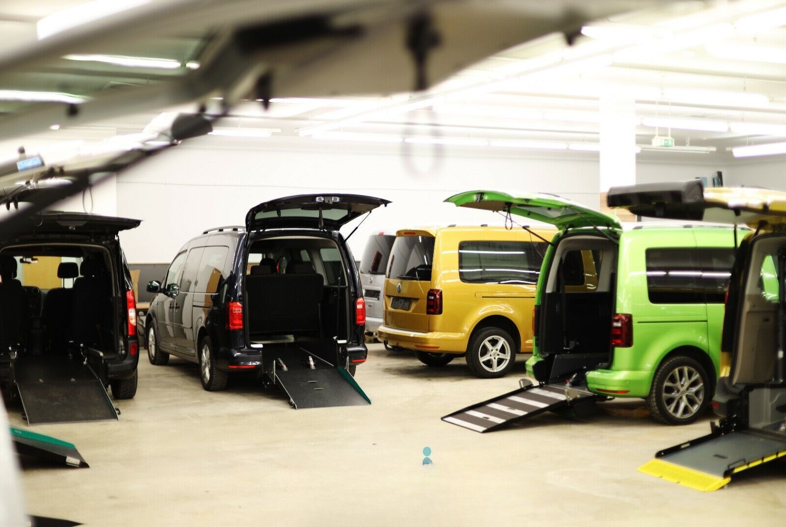 Volkswagen Caddy Maxi Behindertengerecht-Rampe foto 33