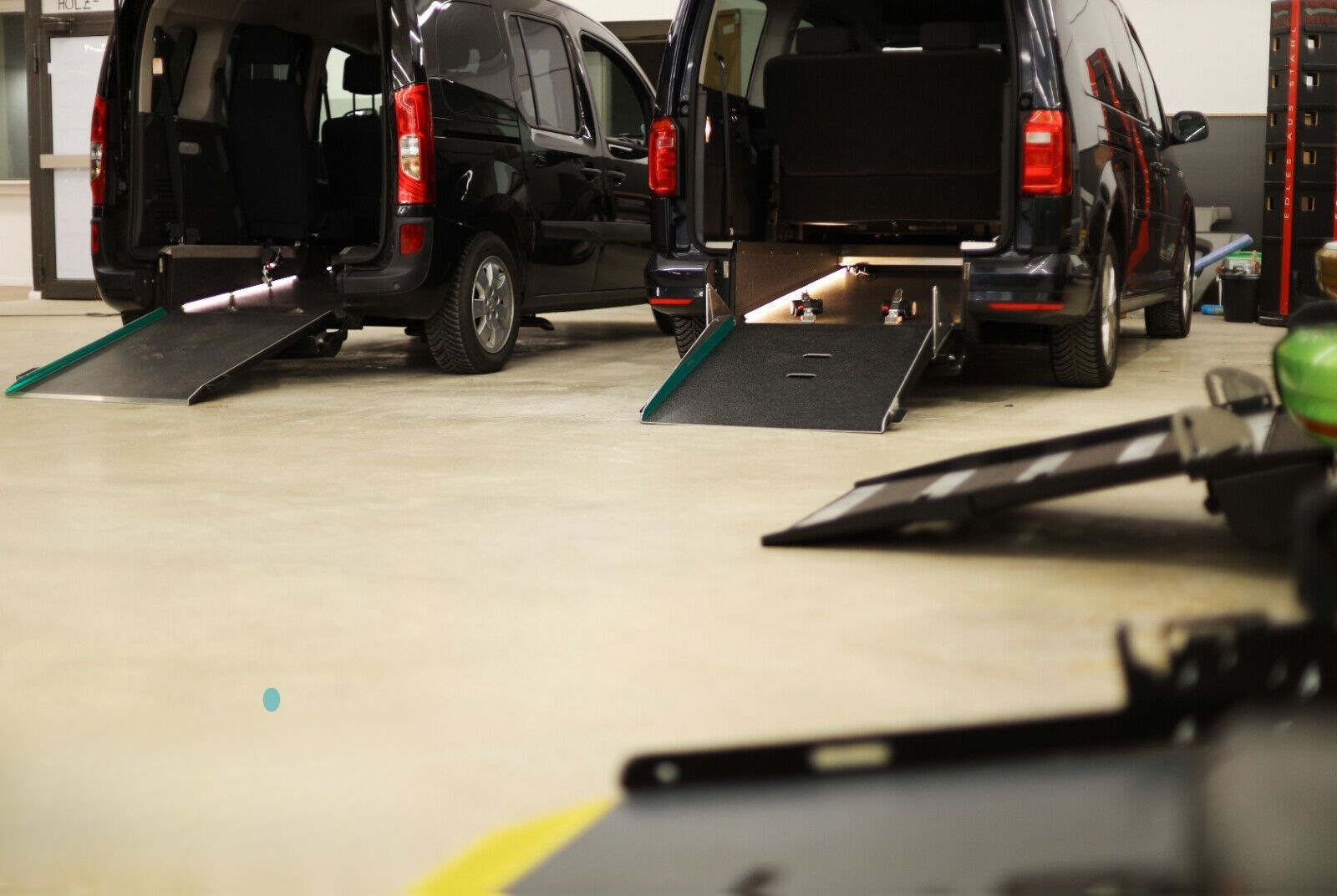 Volkswagen Caddy Maxi Behindertengerecht-Rampe foto 34