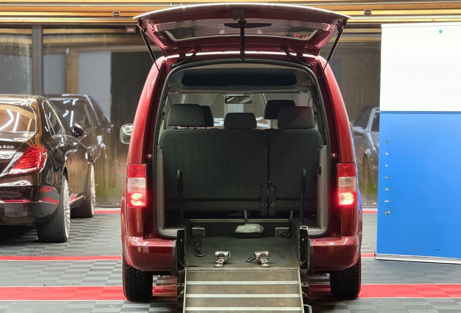 Volkswagen Caddy Maxi Behindertengerecht-Rampe foto 6