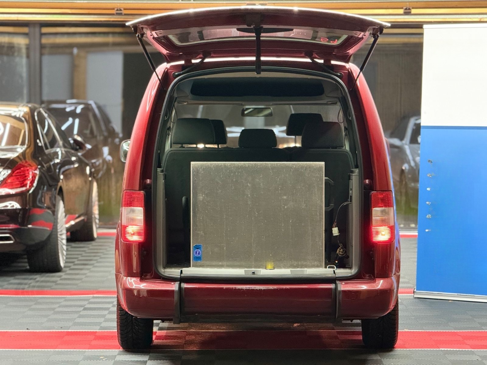 Volkswagen Caddy Maxi Behindertengerecht-Rampe foto 8