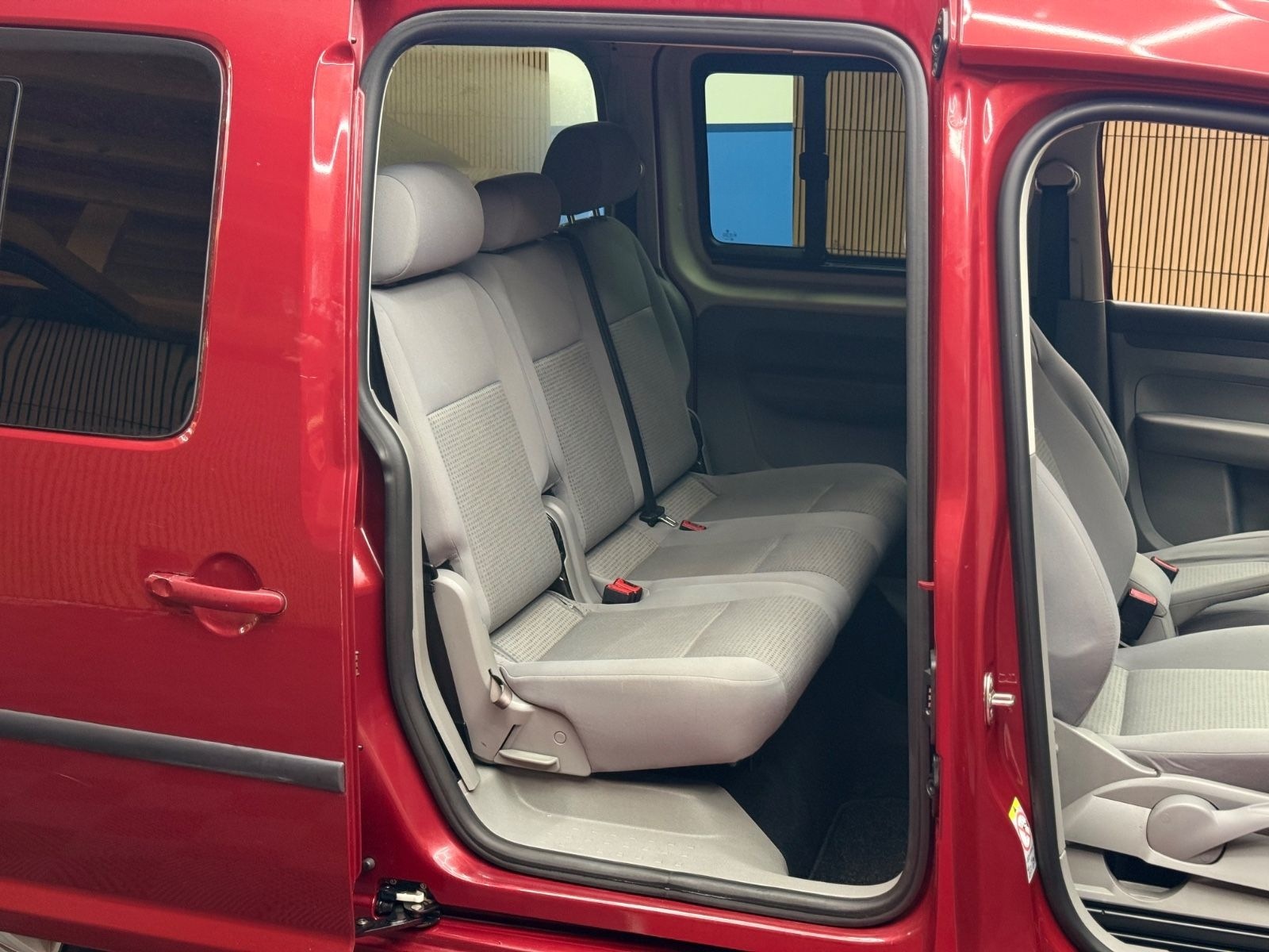 Volkswagen Caddy Maxi Behindertengerecht-Rampe foto 9