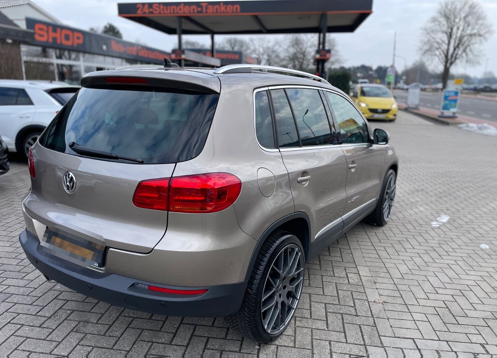 Volkswagen Tiguan Sport & Style BMT,20 Zoll Alu,Navi foto 8