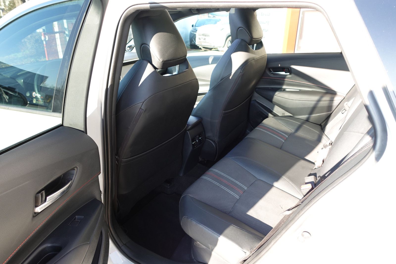 Toyota Corolla 2,0 Hyb. GR Sport TS Pano. 5J Garantie foto 7