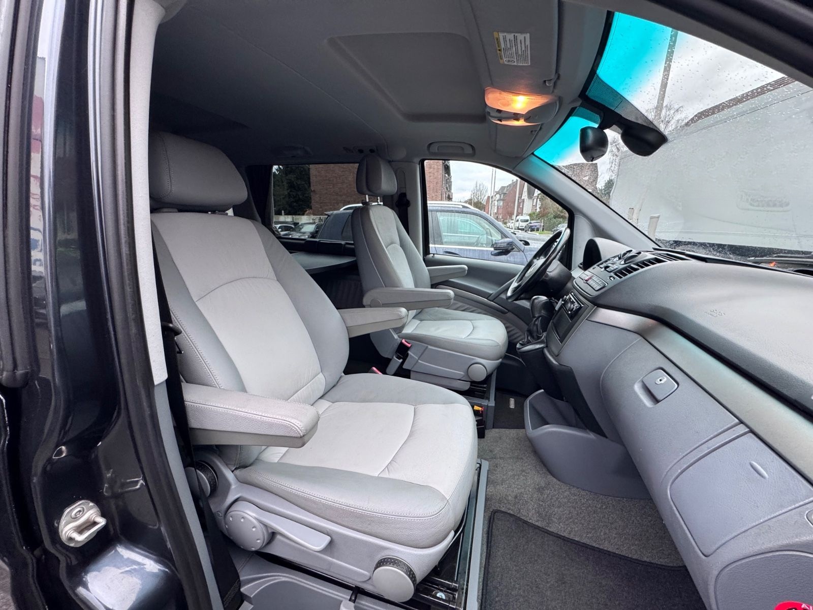 Mercedes-Benz Viano Fun 3.0 CDI kompakt LEDER,AUTOMATIK,AHK foto 8