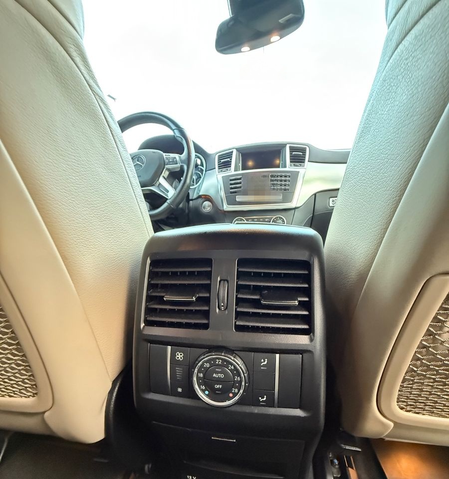 Mercedes-Benz ML 63 AMG SHZ/STANDHEIZUNG/4 MATIC/SEHR GEPFLEGT foto 12