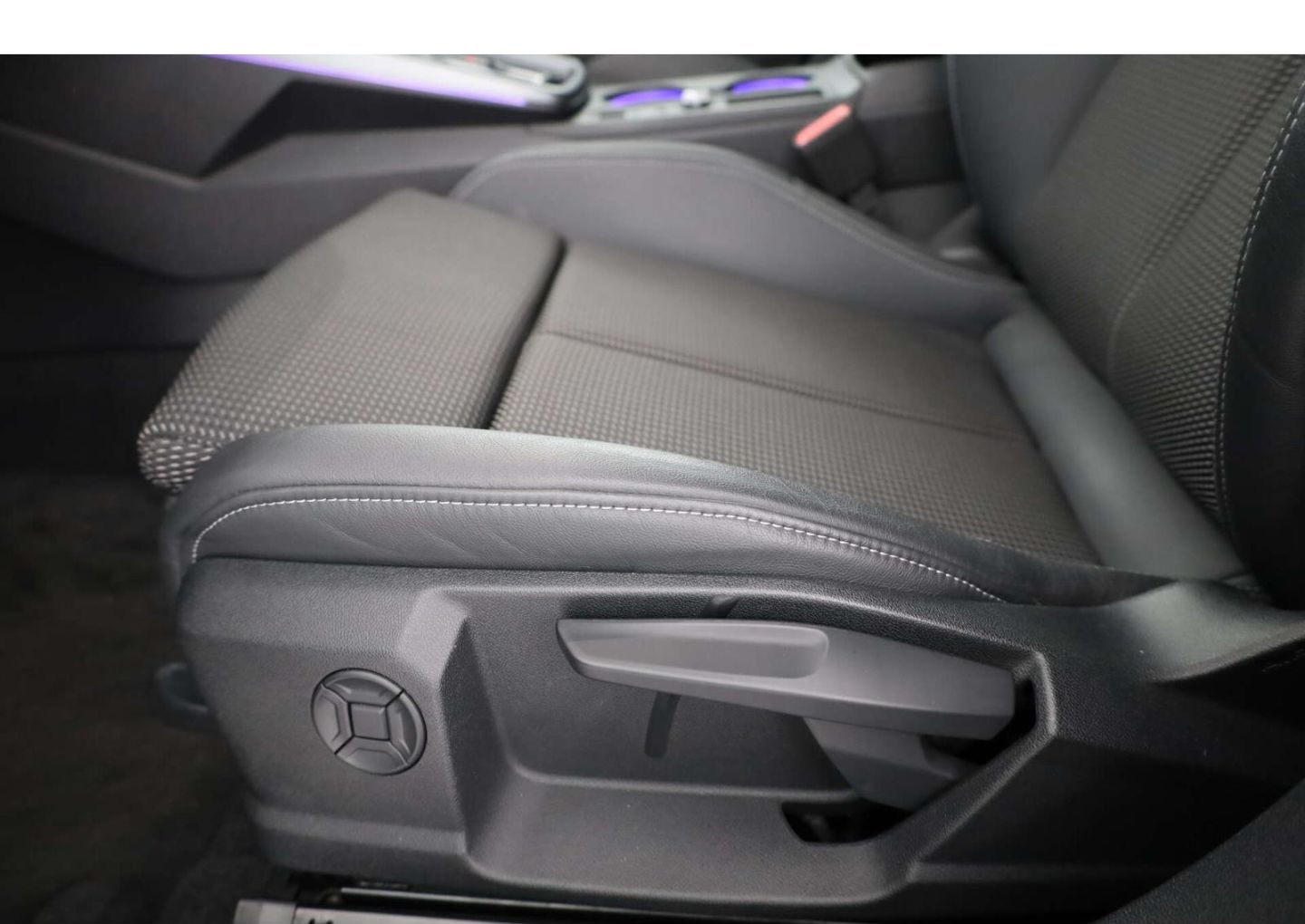 Audi S3 Limousine TFSI quattro HUD/Matrix/P-Dach/NAV foto 24
