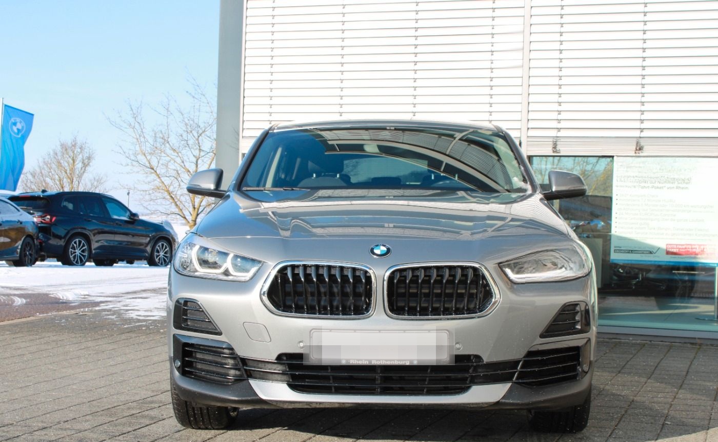 BMW X2 xDrive20i Advantage Navi LED AHK PDC Alu foto 2