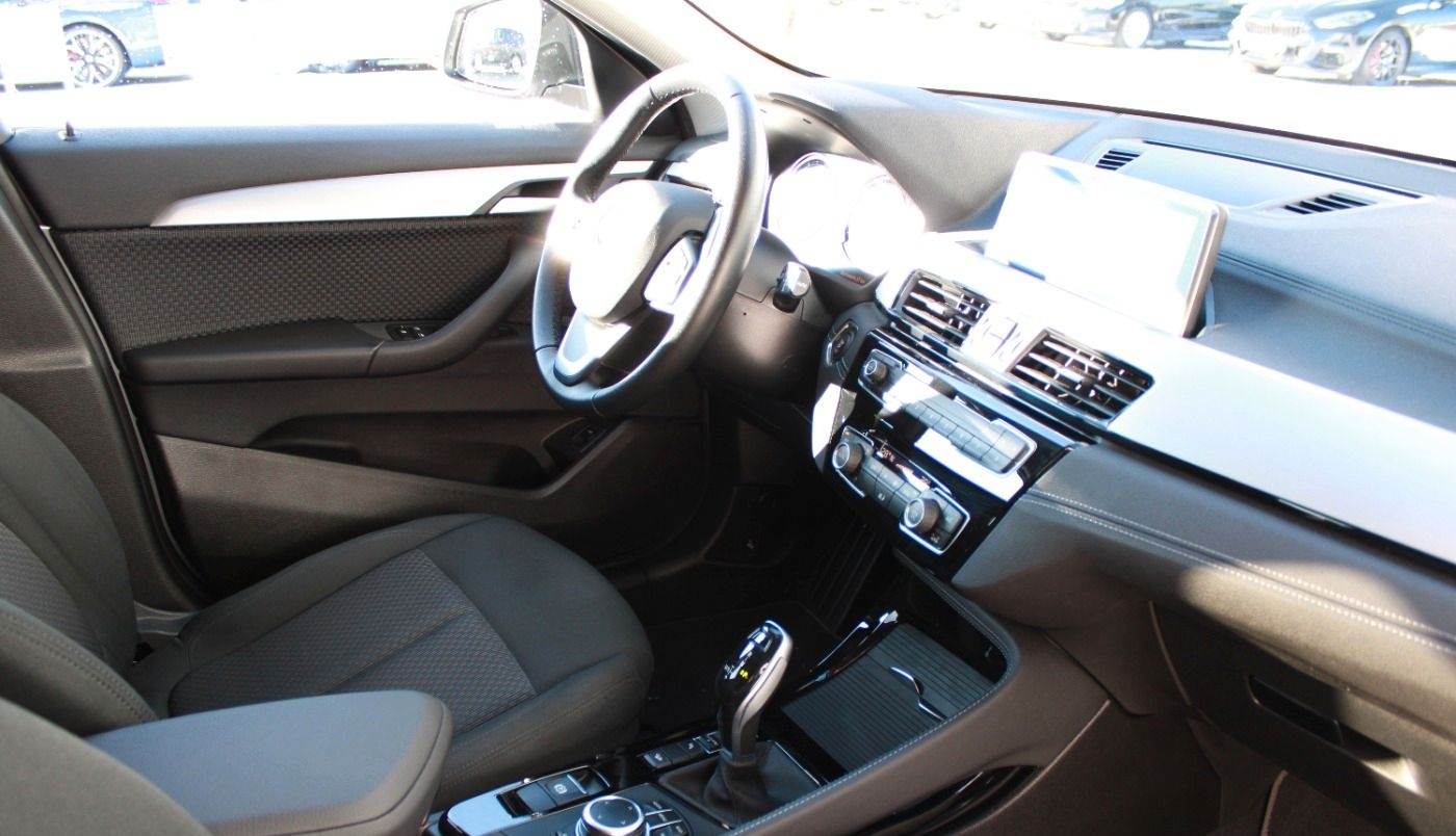 BMW X2 xDrive20i Advantage Navi LED AHK PDC Alu foto 14