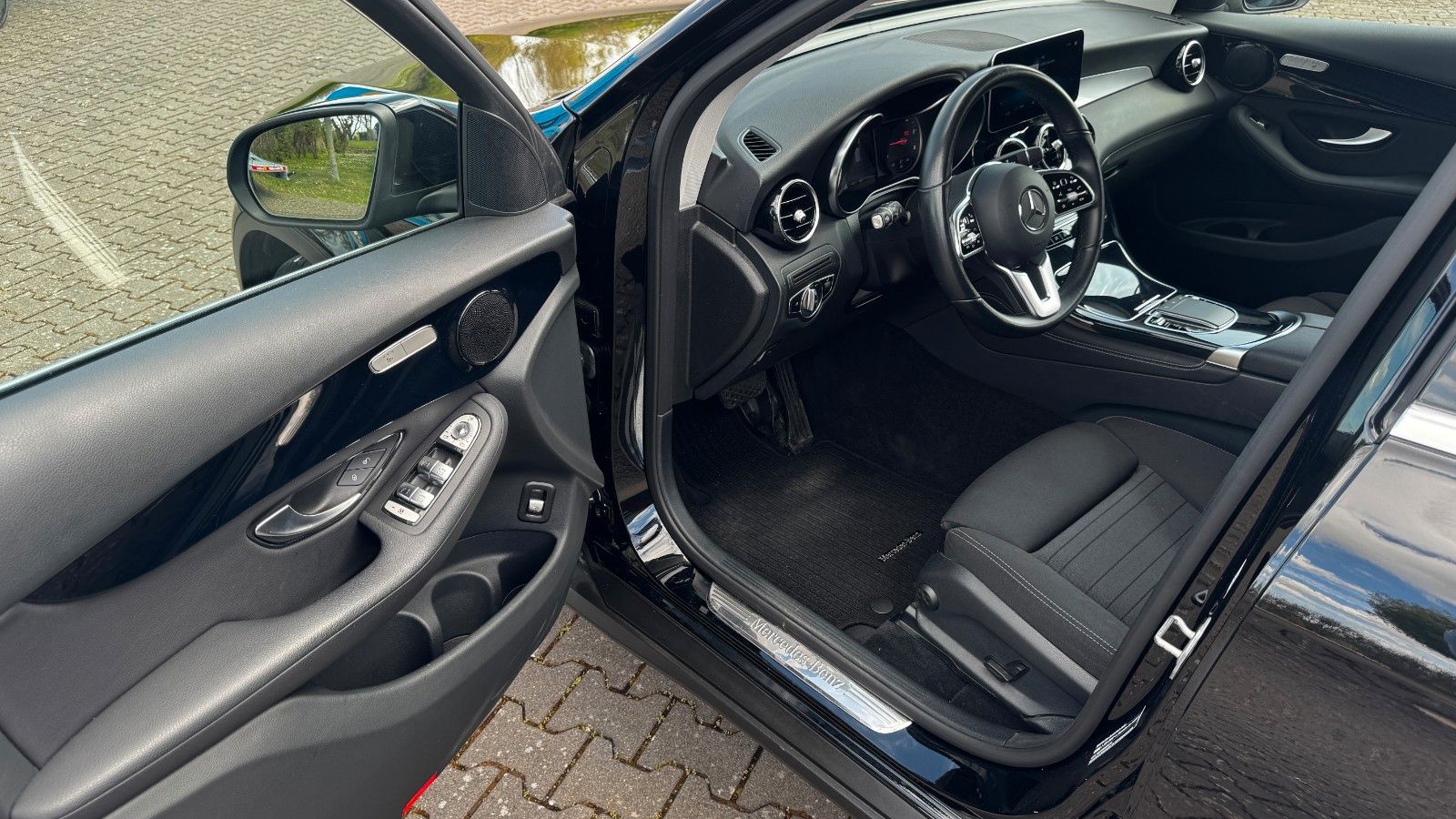Mercedes-Benz GLC 220 4Matic LED Standheizung Distronic Kamera foto 6