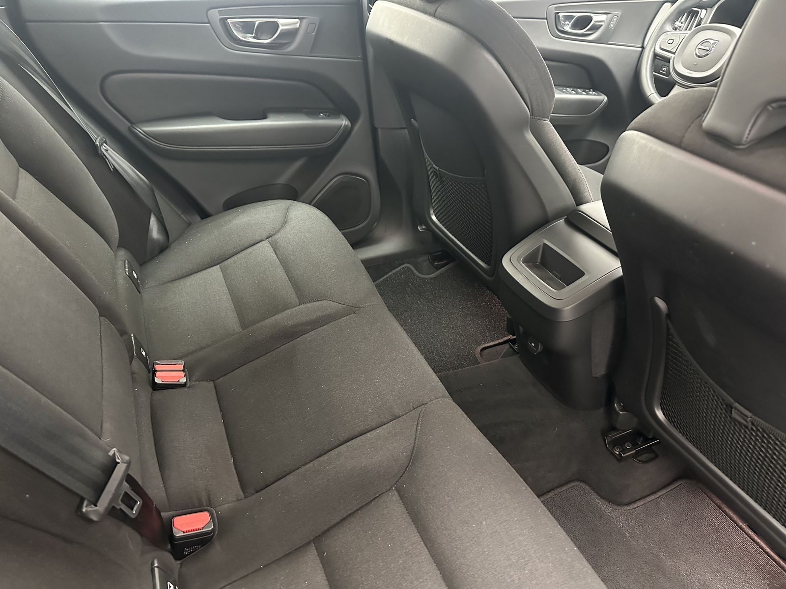 Volvo XC60 Momentum Pro 2WD "1 HAND-NAVI-CAM-SITZH" foto 23