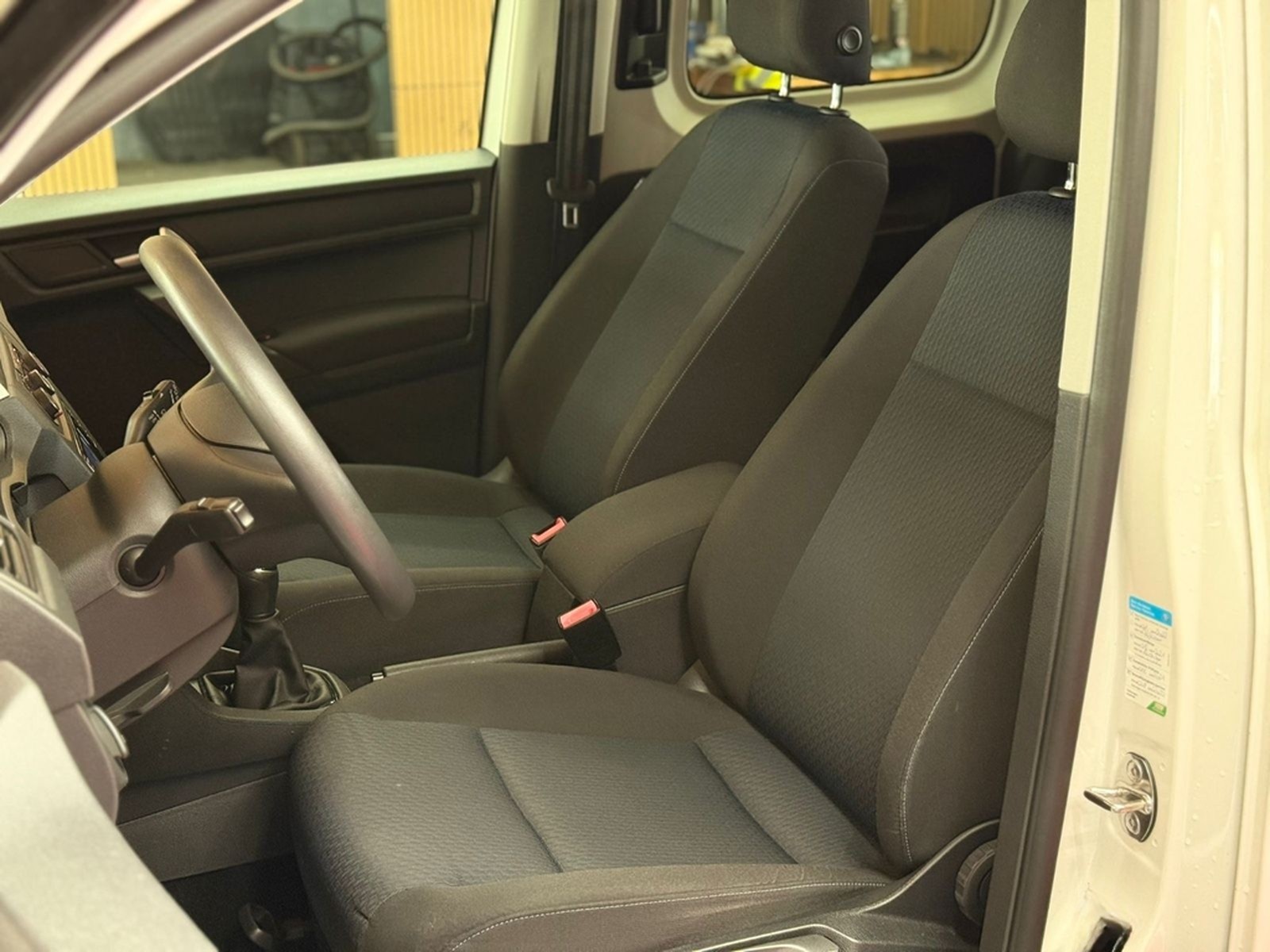 Volkswagen Caddy Behindertengerecht-Rampe foto 18