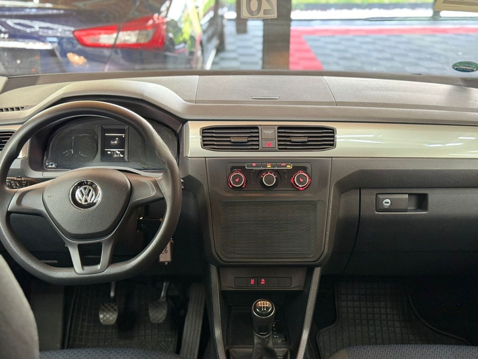 Volkswagen Caddy Behindertengerecht-Rampe foto 21